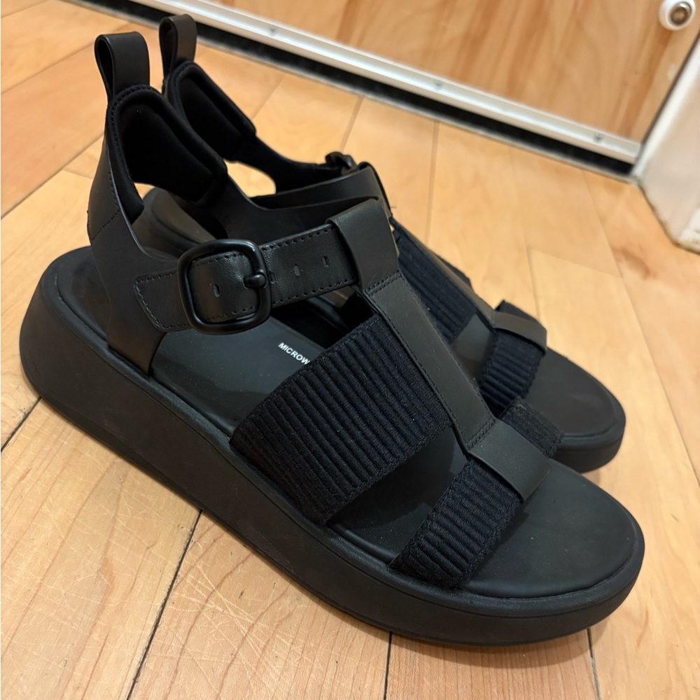 Fitflop Black Fisherman Sandals